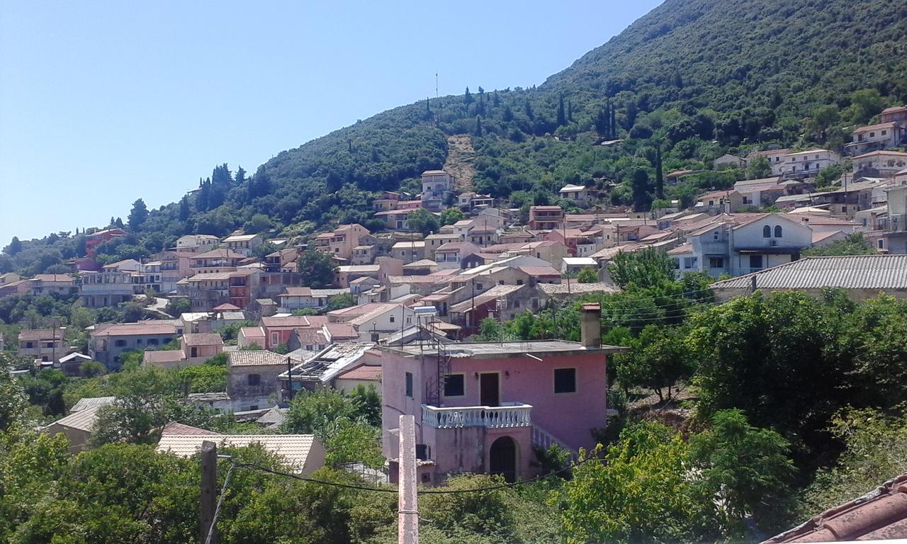 Village House Ágios Matthaíos エクステリア 写真